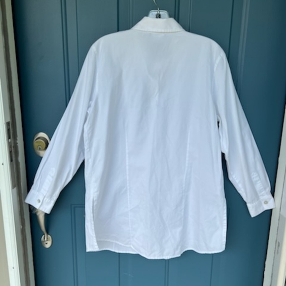 CHICOS WHITE BUTTON COASTAL GRANNY LONG SHIRT SIZE 1 - Picture 6 of 16